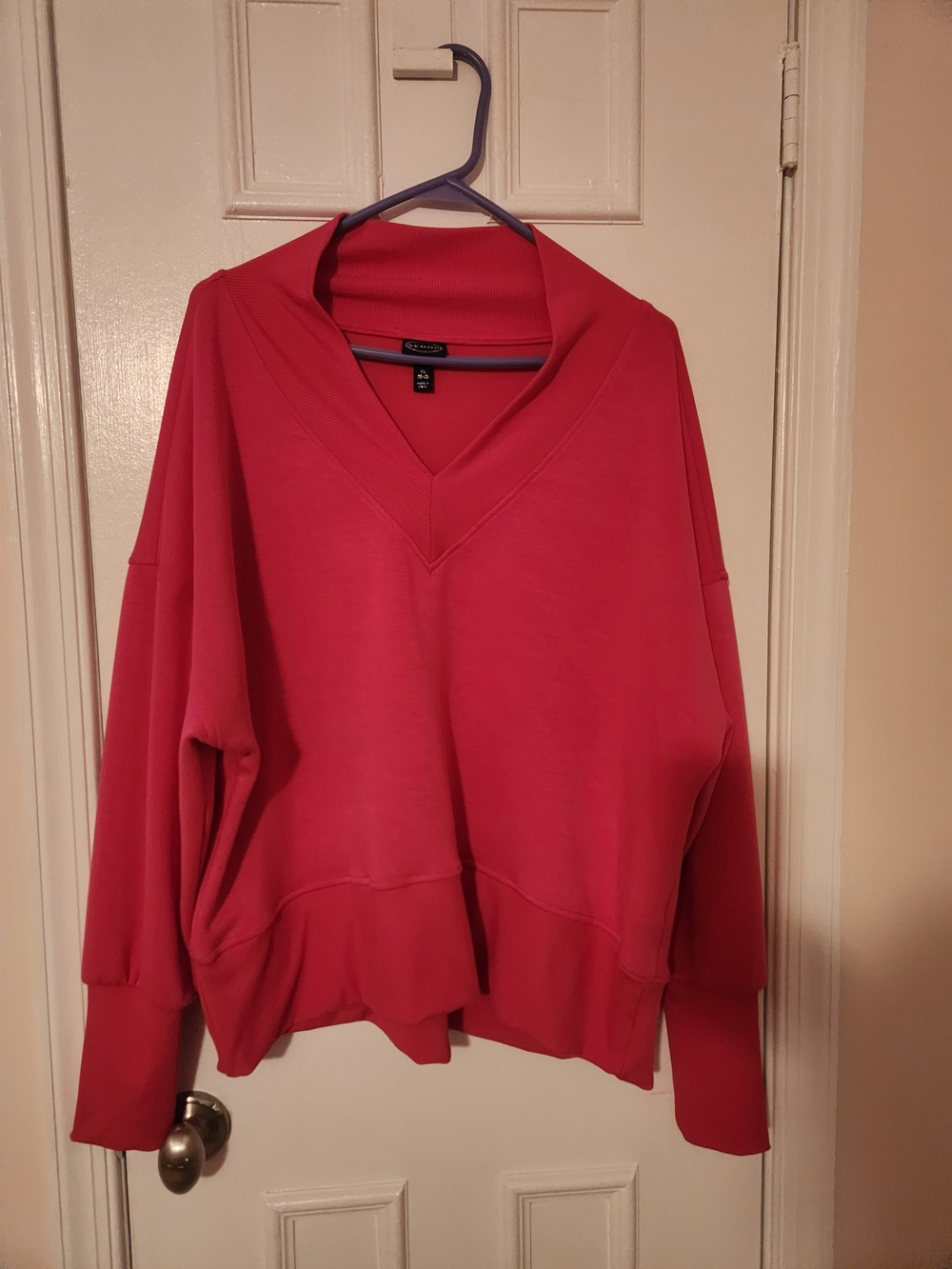 Cozy V-Neck Women’s Knit Set (2 Pieces) - Hot Pink